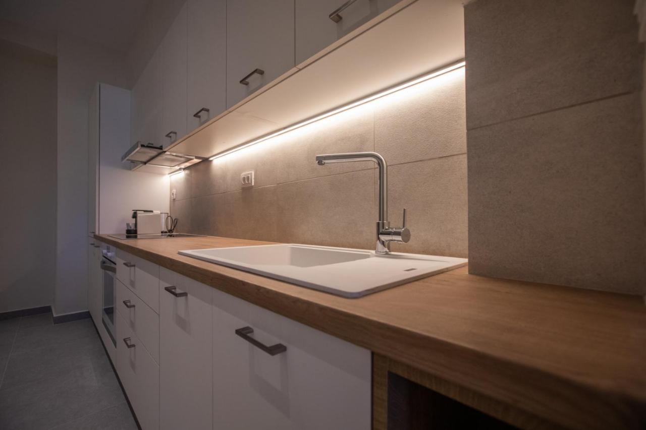Anemelia Luxury Apartments Аргостолион Екстериор снимка